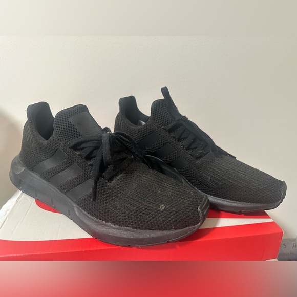 ADIDAS MEN SWIFT RUN 1.0 SHOES - Picture 2 of 6